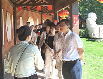 弘揚(yáng)傳統(tǒng)家規(guī)家訓(xùn)，傳承“向上向善向廉”精神